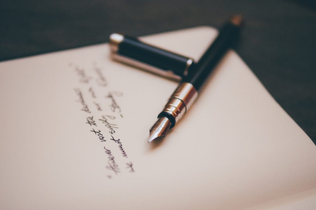 Legge - Photo by Álvaro Serrano on Unsplash